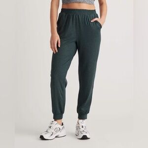 Quince Flowknit Boyfriend Joggers Heathered Green Size Small Athleisure Jogger